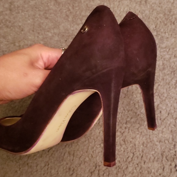 Calvin Klein Brady Wine Pumps - Picture 5 of 8